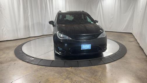 2020 Chrysler Pacifica Touring