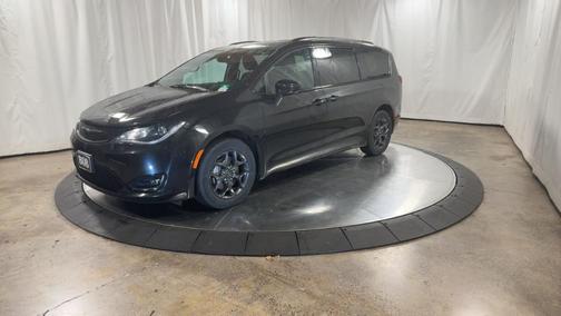 2020 Chrysler Pacifica Touring
