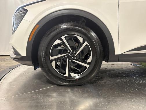 2025 Kia Sportage Hybrid LX