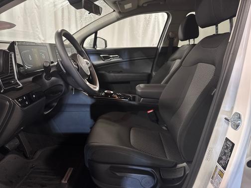 2025 Kia Sportage Hybrid LX