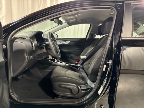 Aurora Black 2023 Kia Forte LXS