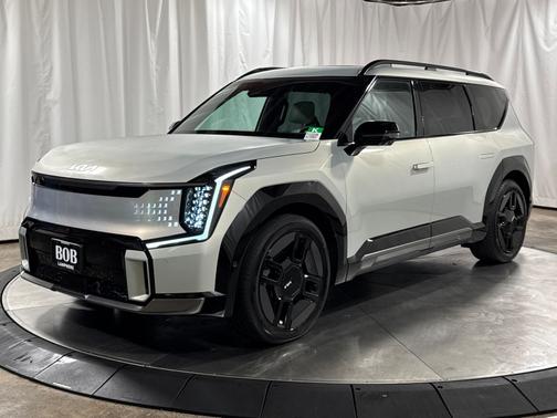 Ivory 2024 Kia EV9 GT-Line