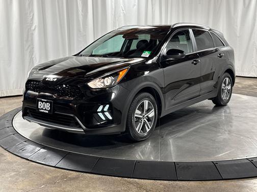 Aurora Black 2022 Kia Niro LXS