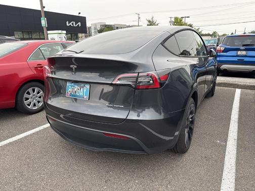 2024 Tesla Model Y Long Range