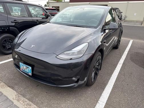 2024 Tesla Model Y Long Range