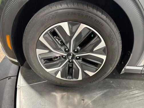 Interstellar Gray 2024 Kia EV6 Light