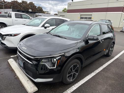 Aurora Black Pearl 2023 Kia Niro LX