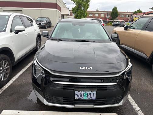 Aurora Black Pearl 2023 Kia Niro LX