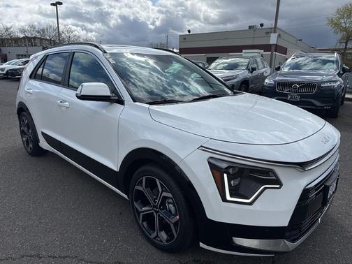 2024 Kia Niro SX Touring