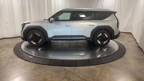 2026 Kia EV9 Wind