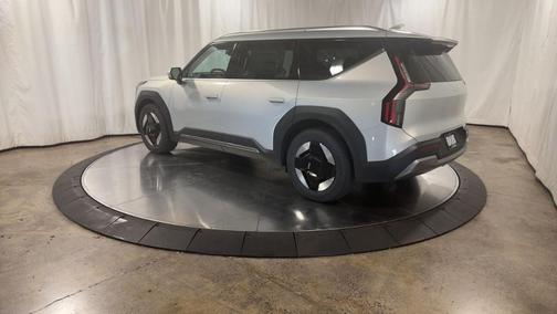 2026 Kia EV9 Wind