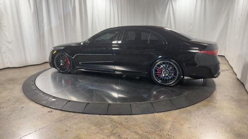 2025 Mercedes-Benz AMG S 63 E Base