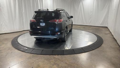 2017 Toyota RAV4 Hybrid SE