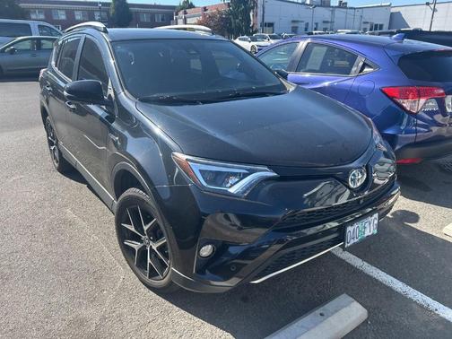 2017 Toyota RAV4 Hybrid SE