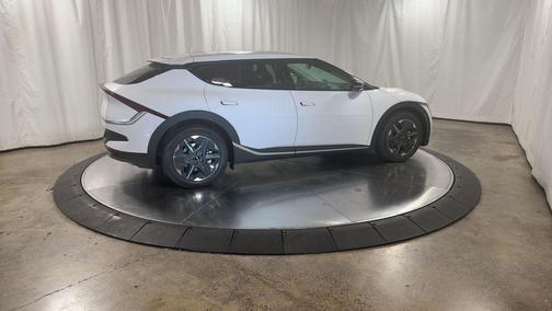 2025 Kia EV6 Light Long Range