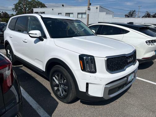 2023 Kia Telluride LX