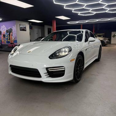 2016 Porsche Panamera GTS