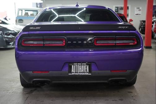 Plum Crazy Pearlcoat 2016 Dodge Challenger SRT Hellcat