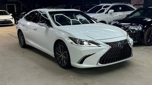 2022 Lexus ES 300h Base