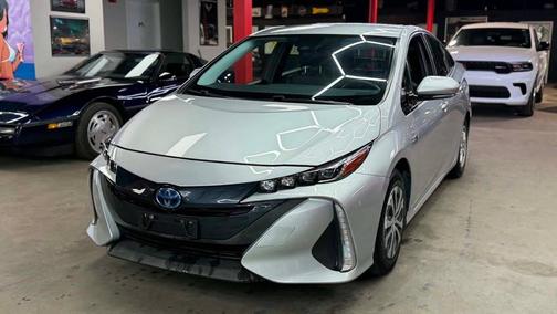 Classic Silver Metallic 2017 Toyota Prius Prime Premium