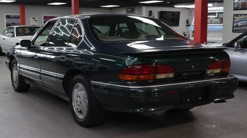 1992 Pontiac Bonneville SE
