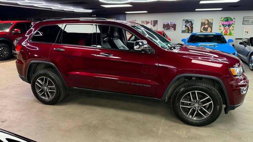 Velvet Red Pearlcoat 2017 Jeep Grand Cherokee Limited