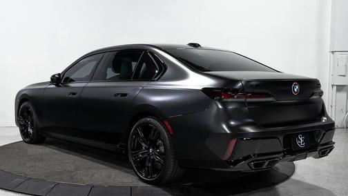 2023 BMW 760 i xDrive