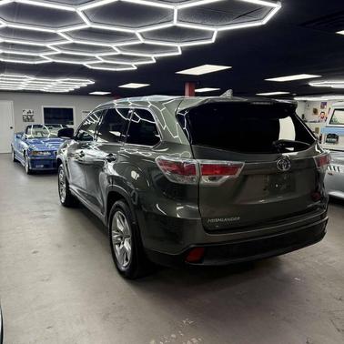 2016 Toyota Highlander Limited Platinum