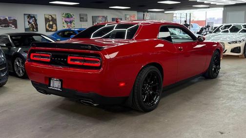 Sinamon Stick 2022 Dodge Challenger R/T Scat Pack