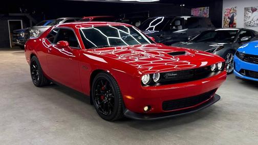 Sinamon Stick 2022 Dodge Challenger R/T Scat Pack