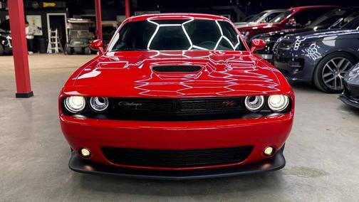 Sinamon Stick 2022 Dodge Challenger R/T Scat Pack