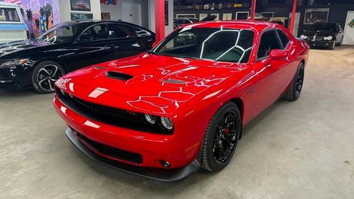 Sinamon Stick 2022 Dodge Challenger R/T Scat Pack