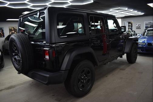 2022 Jeep Wrangler Unlimited Sport