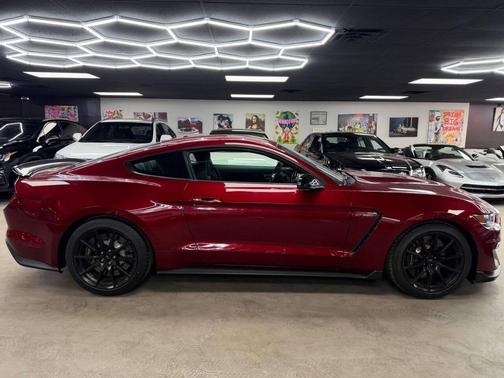 2018 Ford Shelby GT350 Base