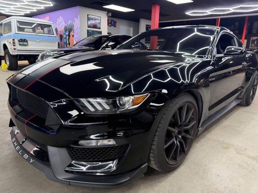 Shadow Black 2016 Ford Shelby GT350 Base