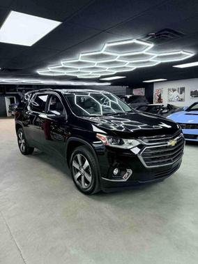 Mosaic Black Metallic 2021 Chevrolet Traverse LT Leather