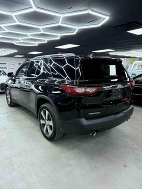 Mosaic Black Metallic 2021 Chevrolet Traverse LT Leather
