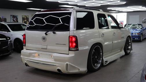 2002 Cadillac Escalade Base