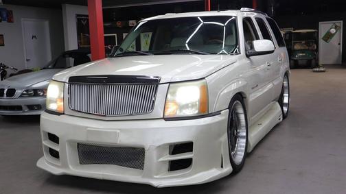 2002 Cadillac Escalade Base