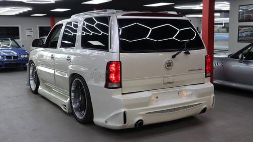 2002 Cadillac Escalade Base