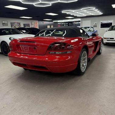 2005 Dodge Viper SRT10