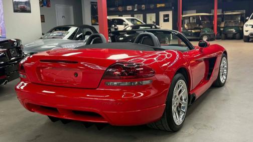 2005 Dodge Viper SRT10