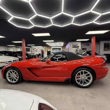 2005 Dodge Viper SRT10