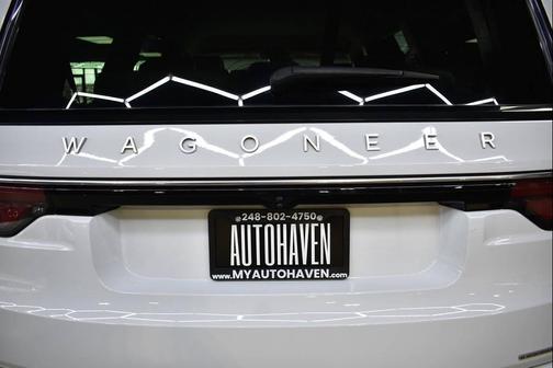 2024 Jeep Wagoneer Series II 4x2