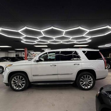 2017 Cadillac Escalade Luxury