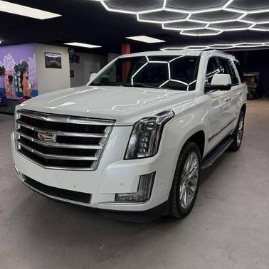 2017 Cadillac Escalade Luxury