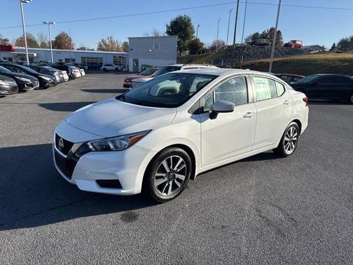2022 Nissan Versa 1.6 SV