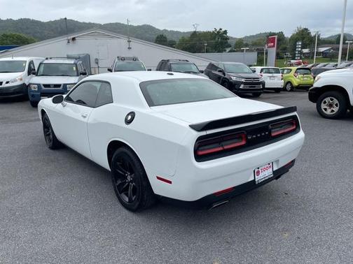 2015 Dodge Challenger SXT