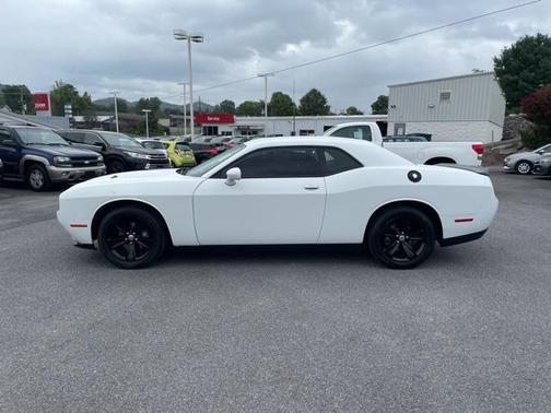 2015 Dodge Challenger SXT