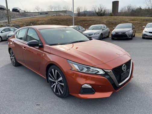 2022 Nissan Altima SR FWD